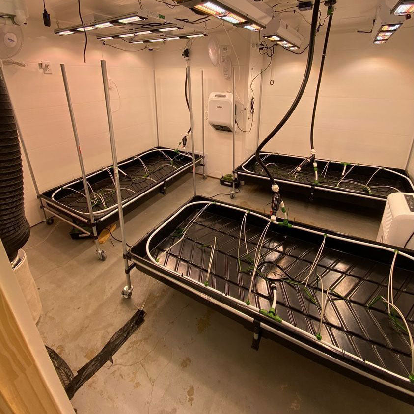 DIY Hydroponic Tray Stands Built With Conduit | Maker Pipe