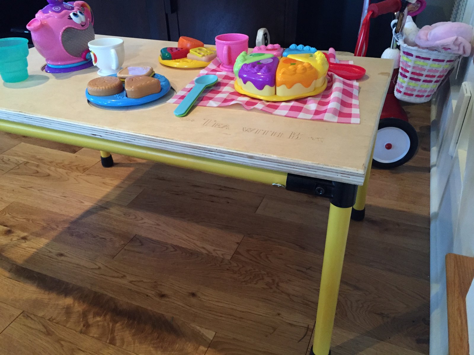 Child Tea Set Table