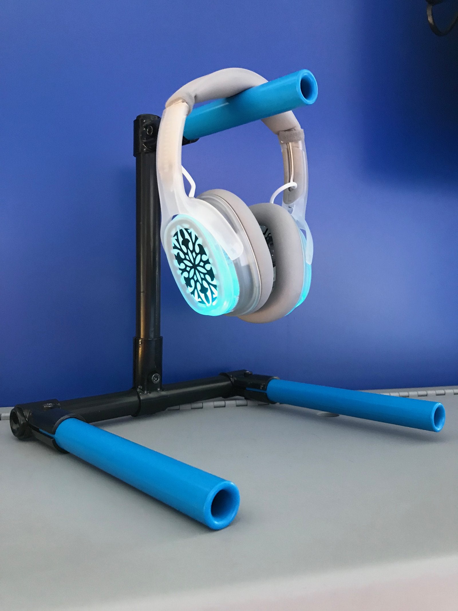 Easy to Make Headphone Stand