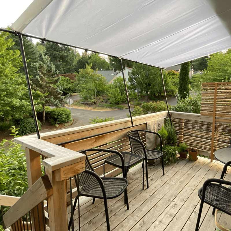 Adjustable Diy Deck Cover Using White Fabric